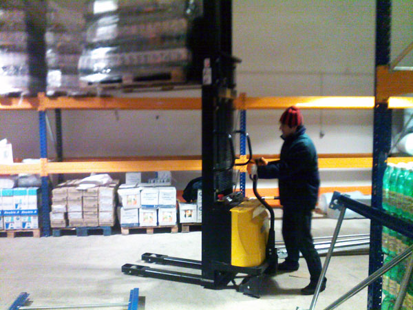 Semi electric stacker