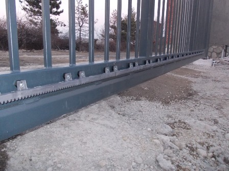8000 gate