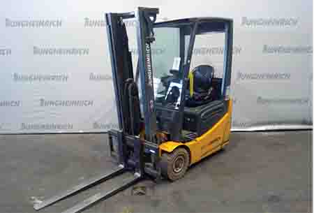 Manufacturer Jungheinrich-HJC Equipment FN483606 Description EFG 215 SP GE 115-310 ZZ Construction year 2014 Counter 0000007146 Mast Lift Height (mm) 03100 Mast Type ZZ Fork Length (mm) 01150 Build Height (mm) 02065 Load capacity 01500